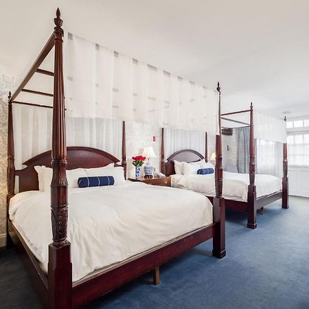 Отель Simsbury 1820 House Экстерьер фото