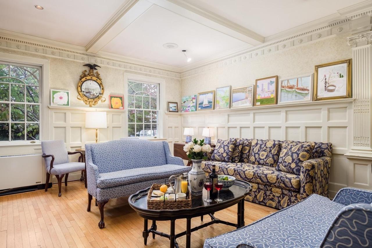 Отель Simsbury 1820 House Экстерьер фото