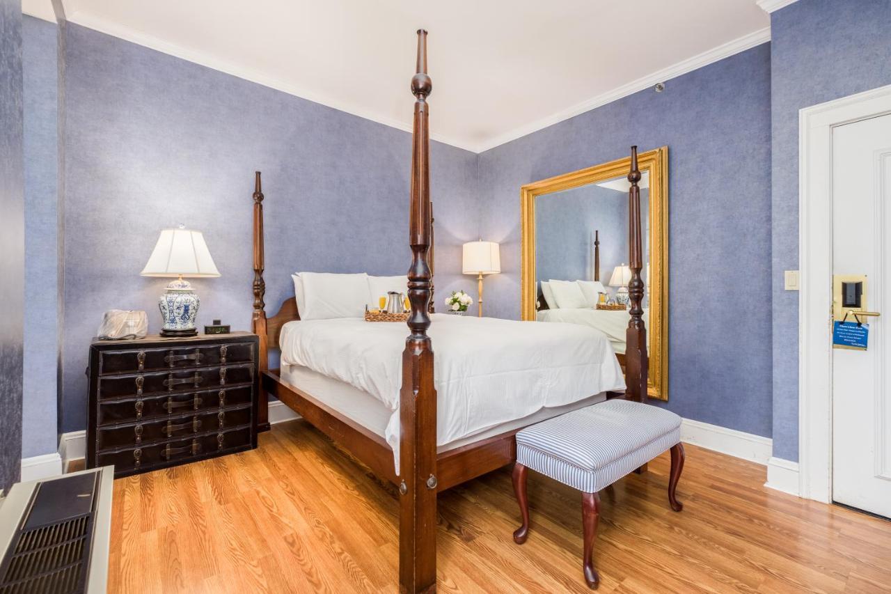 Отель Simsbury 1820 House Экстерьер фото