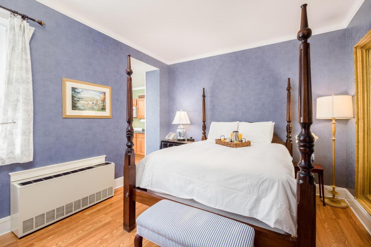 Отель Simsbury 1820 House Экстерьер фото